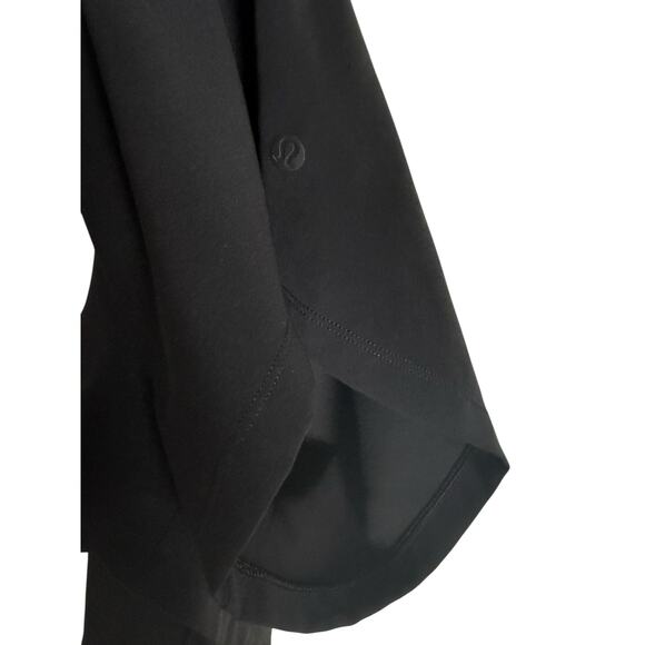 Lululemon Black On The Fly Travel Woven Athleisure Shorts Size 8 - Picture 8 of 8